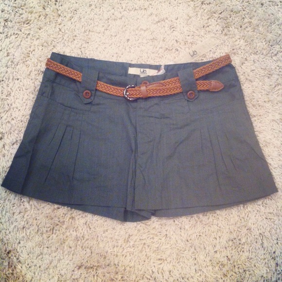 TRADED-NWT YA LOS ANGELES ARMY GREEN SHORTS