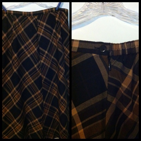 🚫SOLD🚫Long skirt with multi shades of brown.