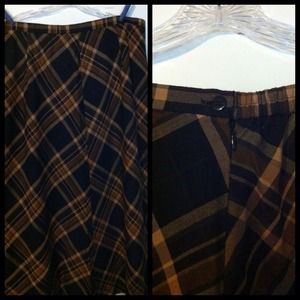 🚫SOLD🚫Long skirt with multi shades of brown.