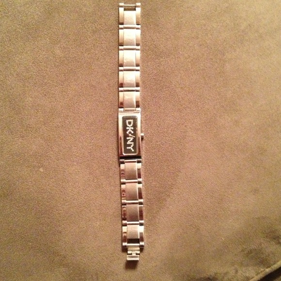 DKNY watch - Picture 2 of 3