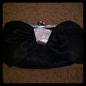 Big bow evening clutch