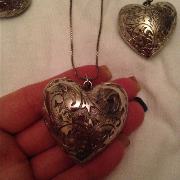 Neckless  & earrings - Picture 2 of 3