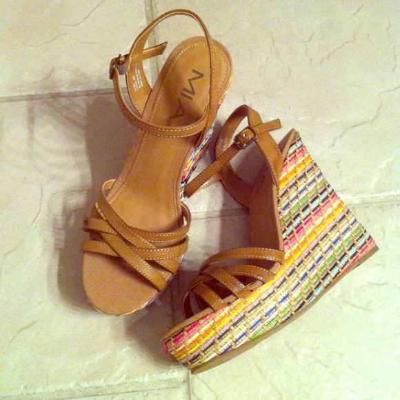 RESERVED!!!!!!! Mia shoes. Worn once.
