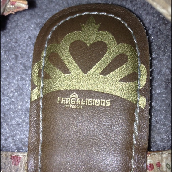 💢SOLD💢Fergalicious by Fergie sandals - Picture 3 of 3