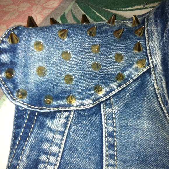 SOLD ❤Jean stud jacket - Picture 3 of 4
