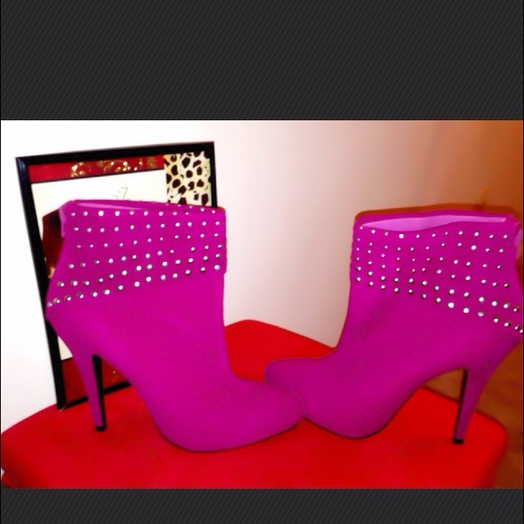 Pink Boots - Picture 2 of 2