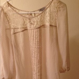 ❗Sold...Vintage looking lace top