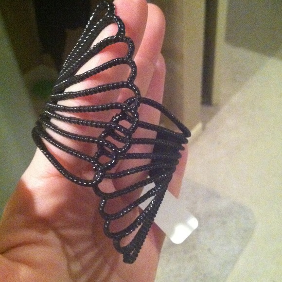 🌟🌟SOLD🌟🌟Bracelet cuff - Picture 2 of 4
