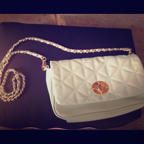 SOLD!!👍👍👍 Forever 21 Mint chain Crossbody purse