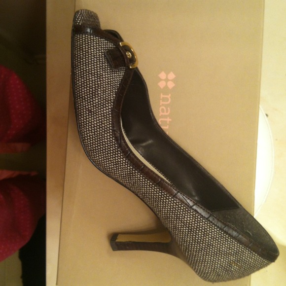 Naturalizer Heels - Picture 1 of 3
