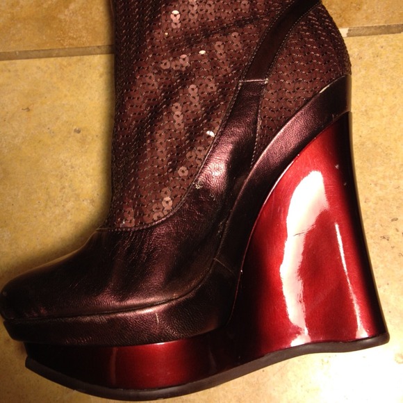 Knee high sequence platform boots - Picture 3 of 4