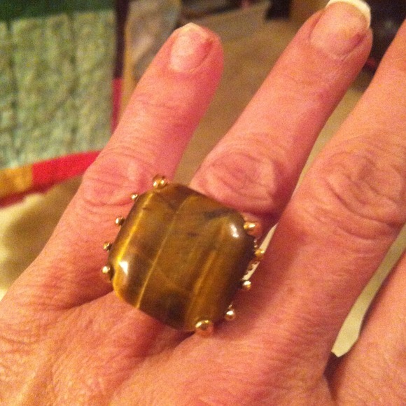 Ring gold tone size 6  6 1/2