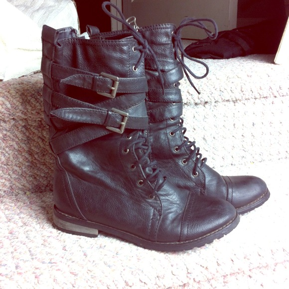 REDUCED||||CHIC COMBAT BOOTS|•Size 8•