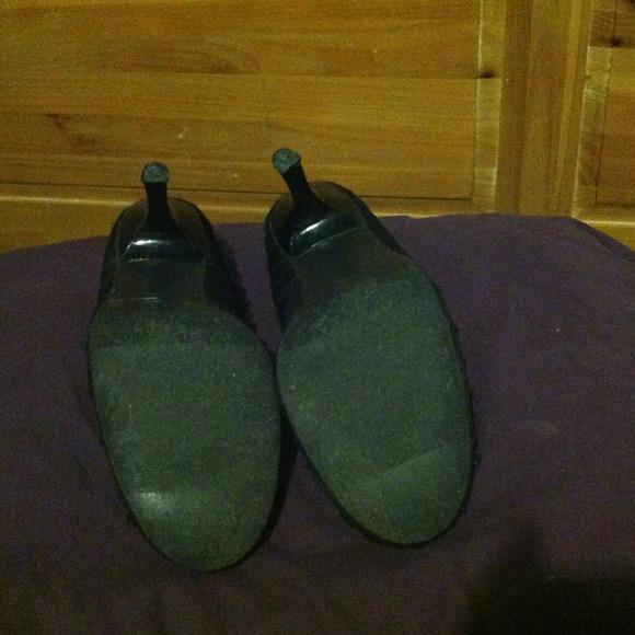 Shoes - Picture 2 of 3