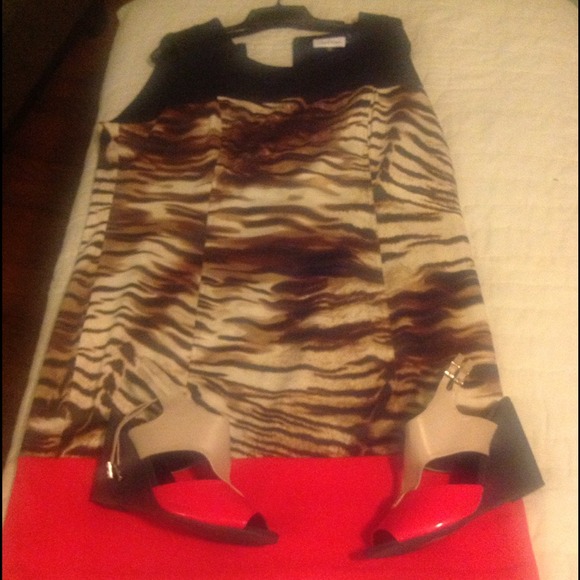 Sleeveless dress casual