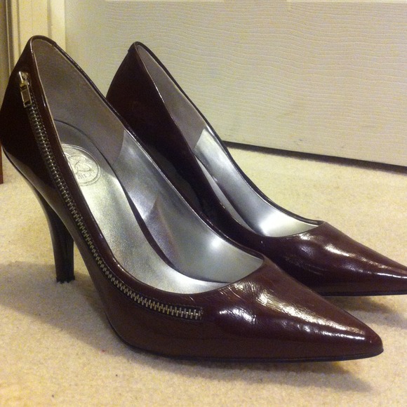 Jessica Simpson Zipper Heels!