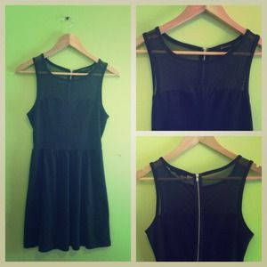 🎩 Vintage-Inspired Little Black Dress