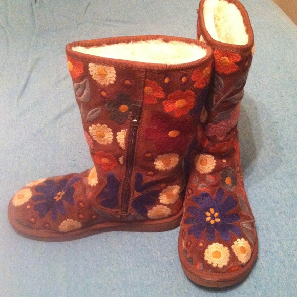 Limited Edition Embroidered Uggs - Picture 3 of 5