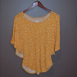 ⛔SOLD⛔ Yellow Floral Mossimo Top