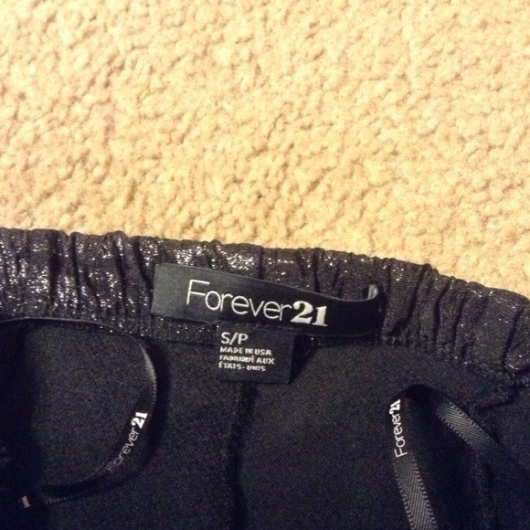 Cloth - Picture 3 of 3