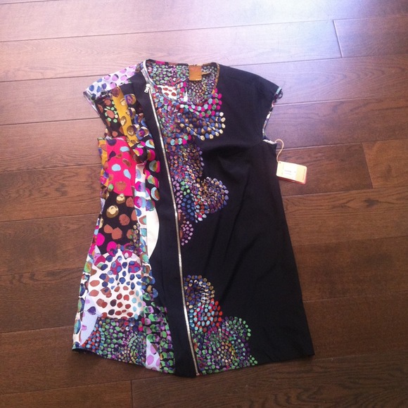 Unique & ultra chic Ali Ro party dress.