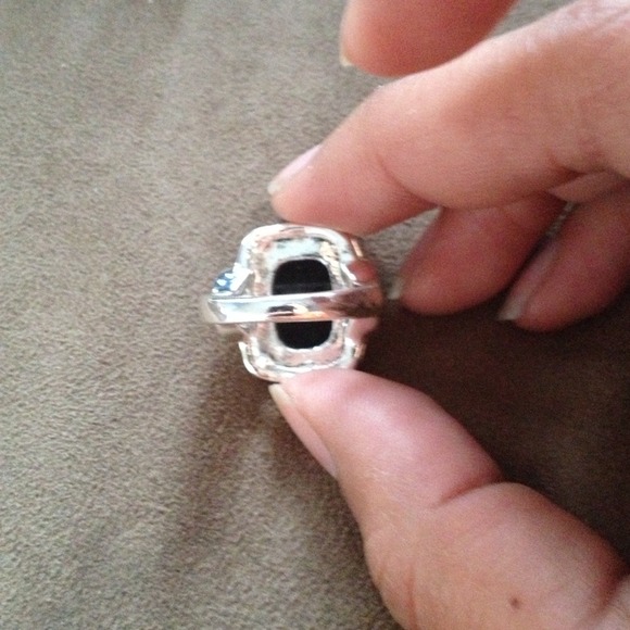 💢SOLD in bundle💢💛Reduced💛 Silver onyx ring - Picture 3 of 3