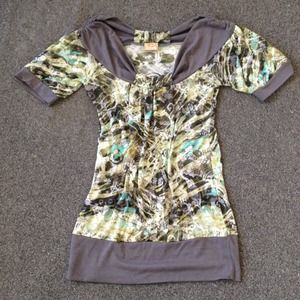 Green & Gray Patterned Top