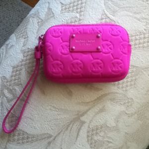 Michael kors wristlet