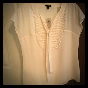 Cream Ann Taylor sheer top size M, NWT