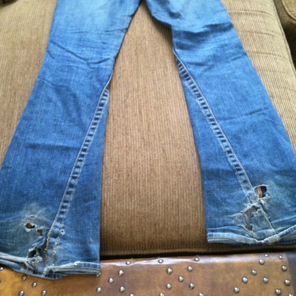 True Religion ripped style - Picture 4 of 4