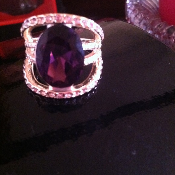 Ring - Picture 2 of 3