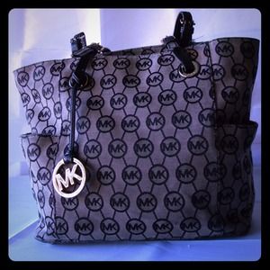 Gently Used Michael Kors signature Purse