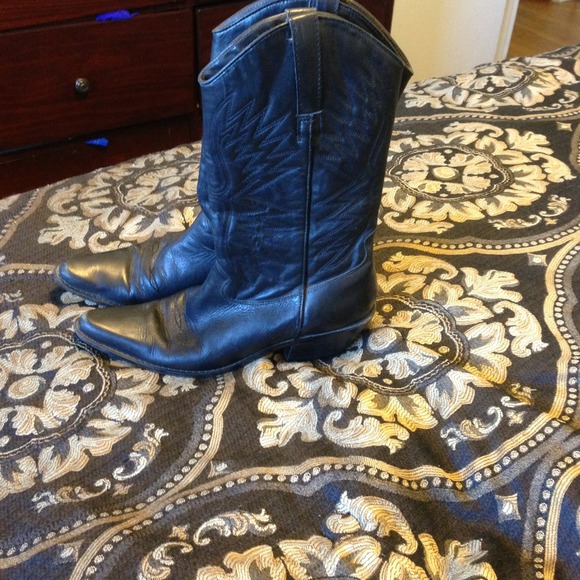 Black cowboy boots