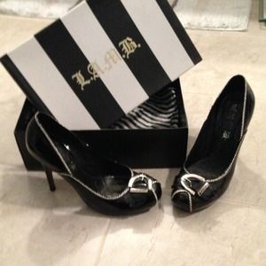 Bundled w/ R&R red Heels. Sold❗