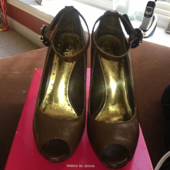 BCBGirls Brown Pumps size 6. SOLD