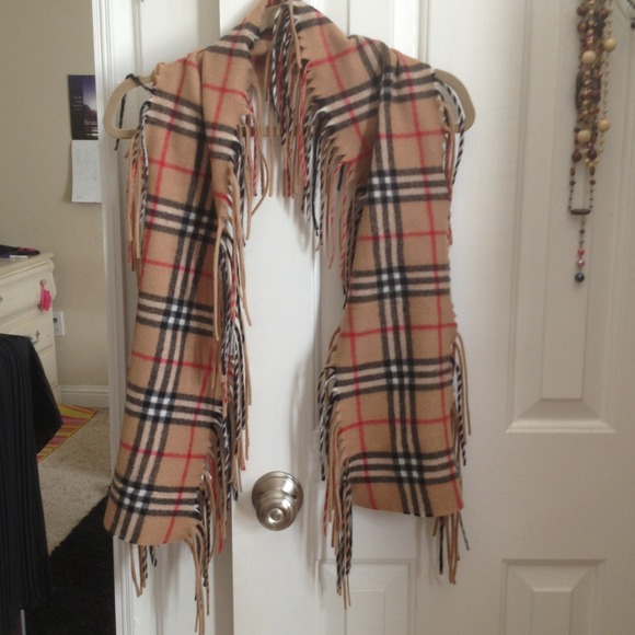 🎉🎉SOLD 🎈🎉Authentic Burberry Scarf - Picture 2 of 4