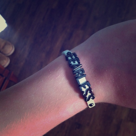 White leather BCBG bracelet