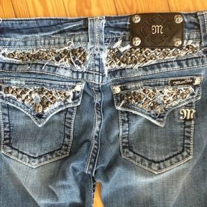 💢RESERVED💢 Miss me cut offs.