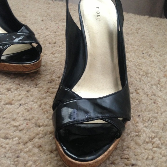 FIONI Open Toe Heels... - Picture 2 of 3