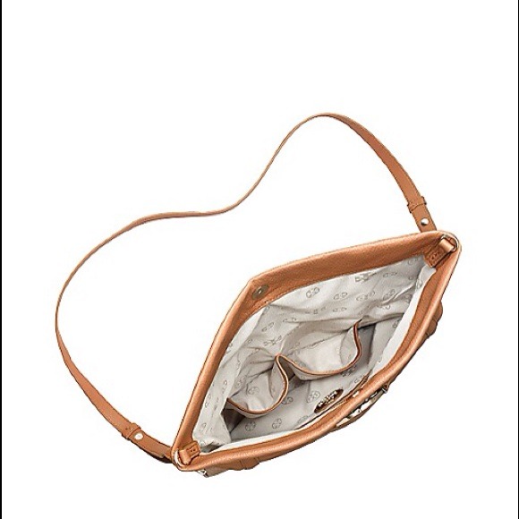 Tory Burch -- Amanda Foldover Messenger - Picture 3 of 4