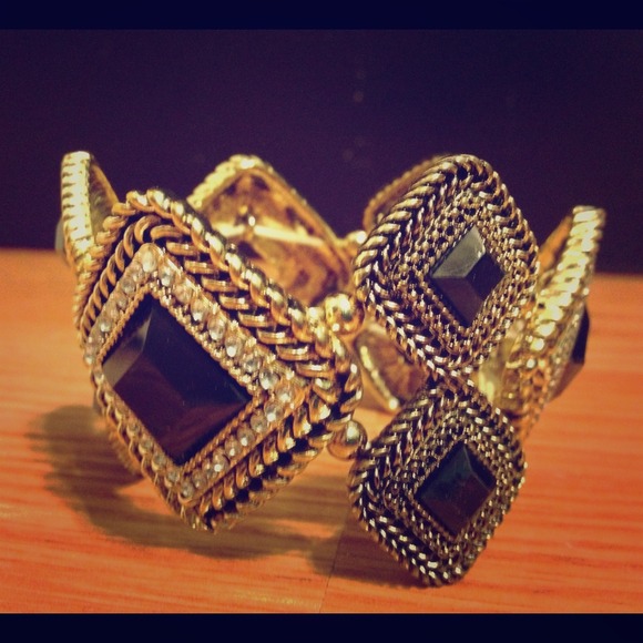 *Reduced* Gold and black bracelet
