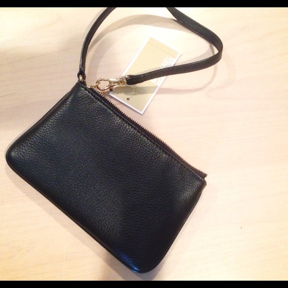 BUNDLED❗Michael Kors black leather wristlet - Picture 3 of 4