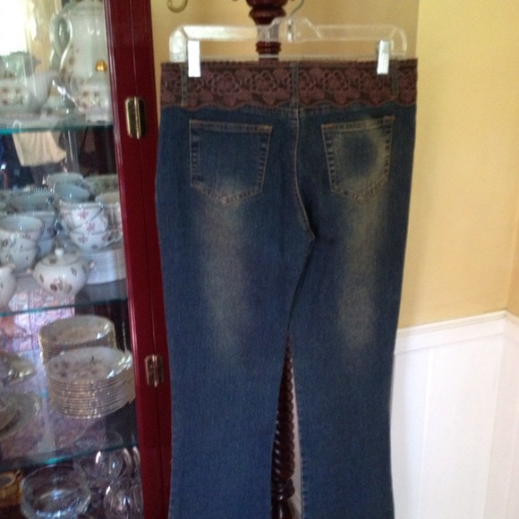 Blue jeans with purple lace top - Picture 2 of 2