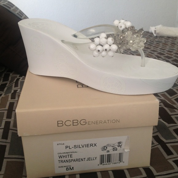BCBG jelly platform sandals - Picture 2 of 3