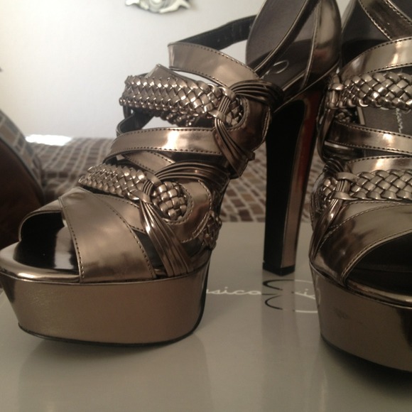 Jessica Simpson heals - Picture 2 of 4