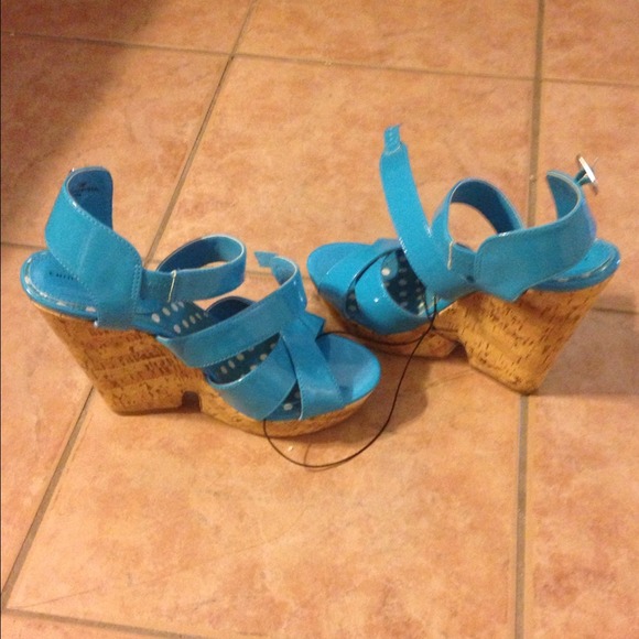 Chinese Laundry wedge