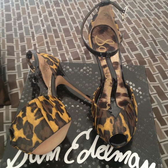 Sam Edelman leopard print heals - Picture 2 of 4