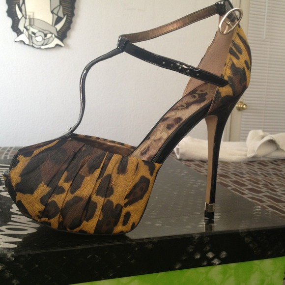 Sam Edelman leopard print heals - Picture 4 of 4