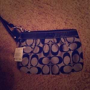 Authentic Coach wristlet!! 👍