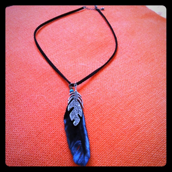 Black Feather/Metal Necklace
